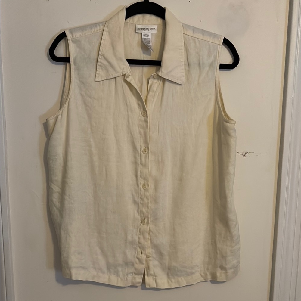 Jones New York Cream Sleeveless Button Down Shirt